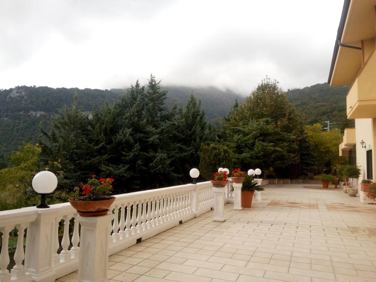 Hotel Al Querceto Tocco Caudio Exterior photo