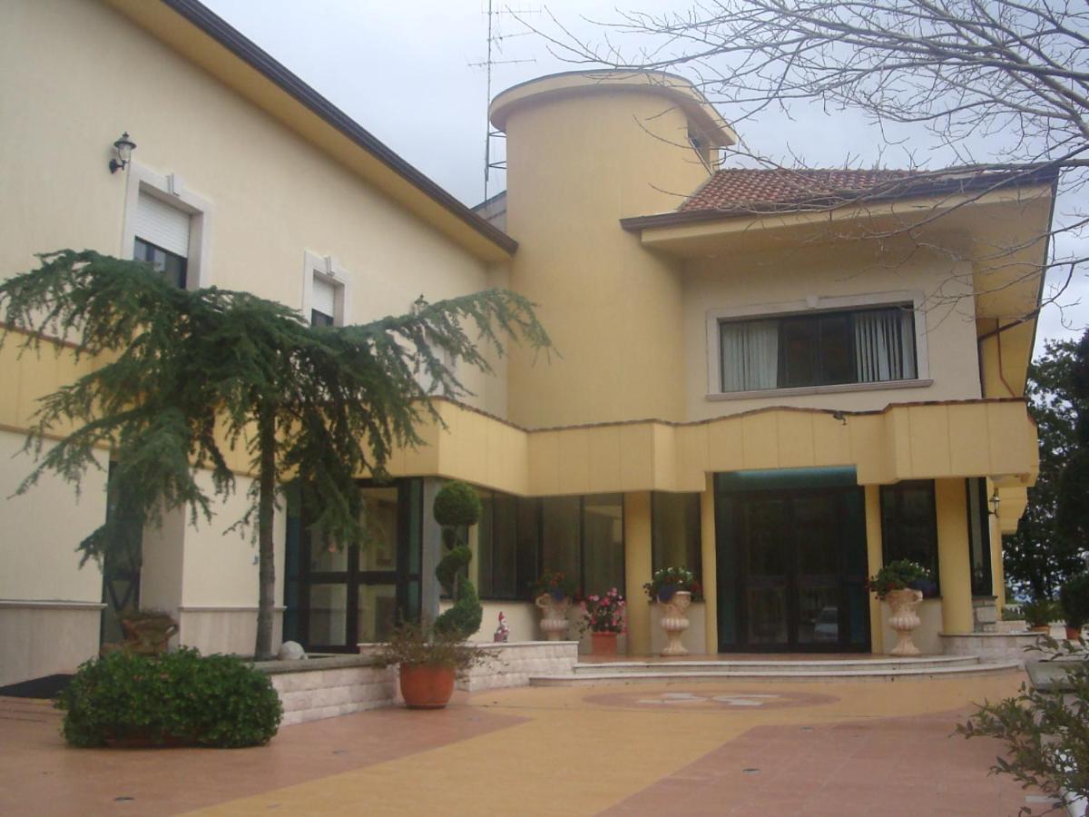 Hotel Al Querceto Tocco Caudio Exterior photo